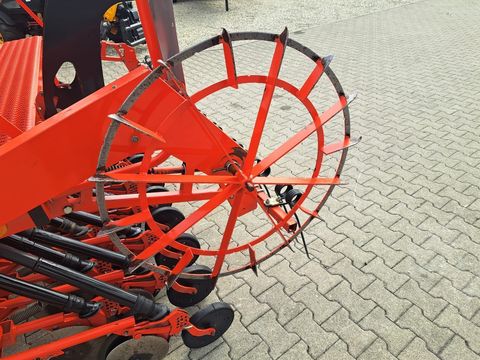 [3342-6975159-11.jpg]