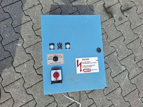 [3342-7433179-20.jpg]