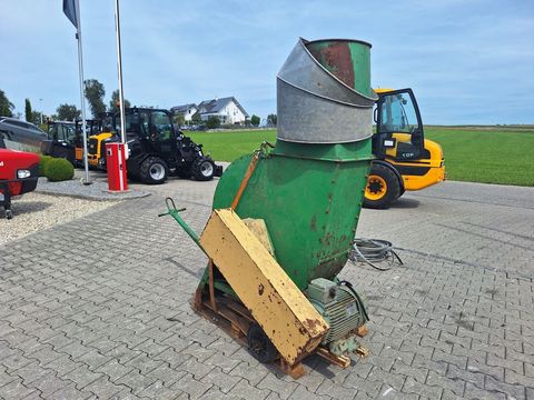 [3342-7433179-4.jpg]
