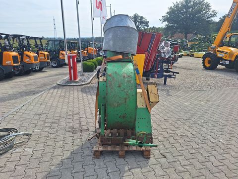 [3342-7433179-7.jpg]