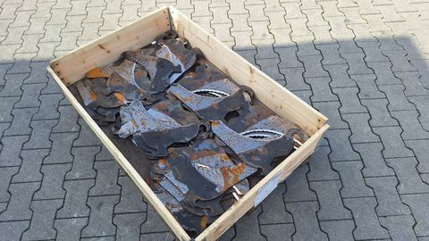 [3342-7443108-2.jpg]