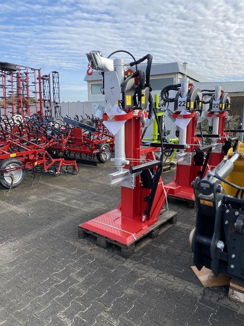 [3372-3861414-3.jpg]