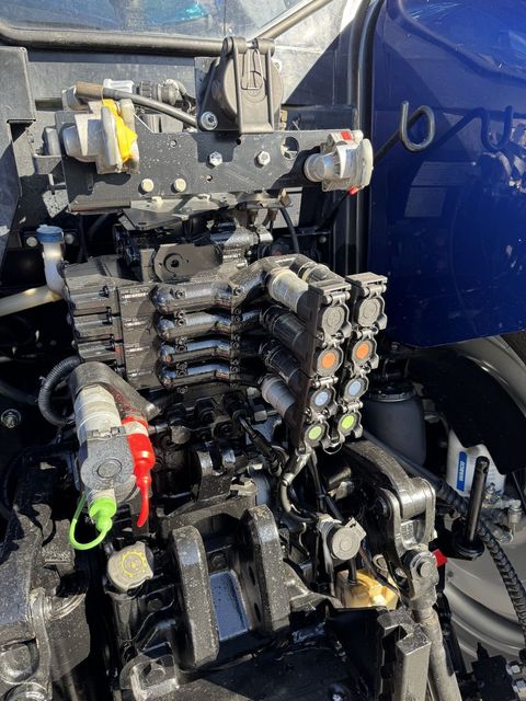 [3372-6406435-8.jpg]