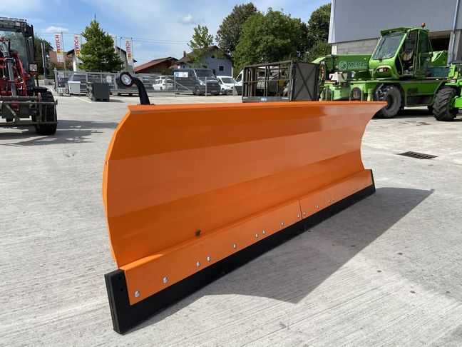 [3379-2438555-0_1.jpg]