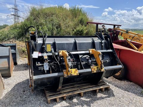 [3379-3158733-11.jpg]