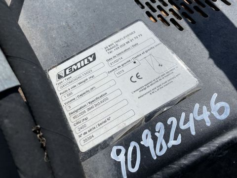 [3379-3158733-6.jpg]