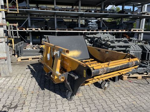 [3379-3268869-10.jpg]