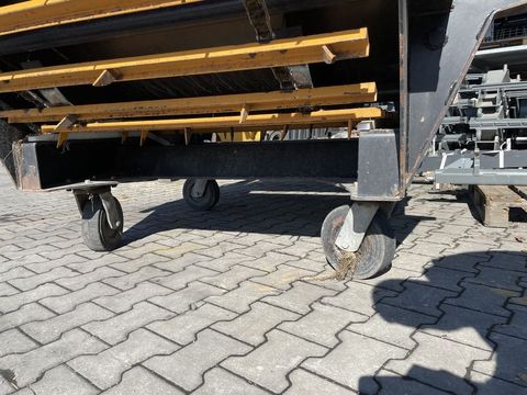 [3379-3268869-5.jpg]