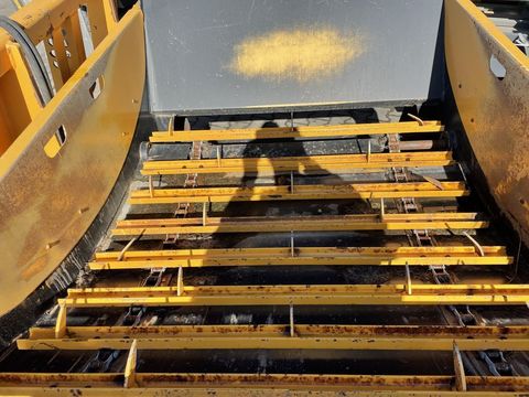 [3379-3268869-7.jpg]