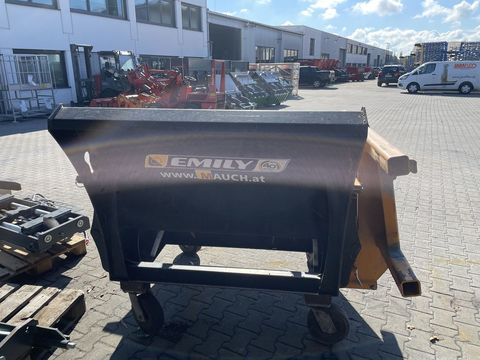 [3379-3268869-8.jpg]