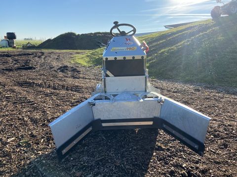 [3379-3872605-2.jpg]