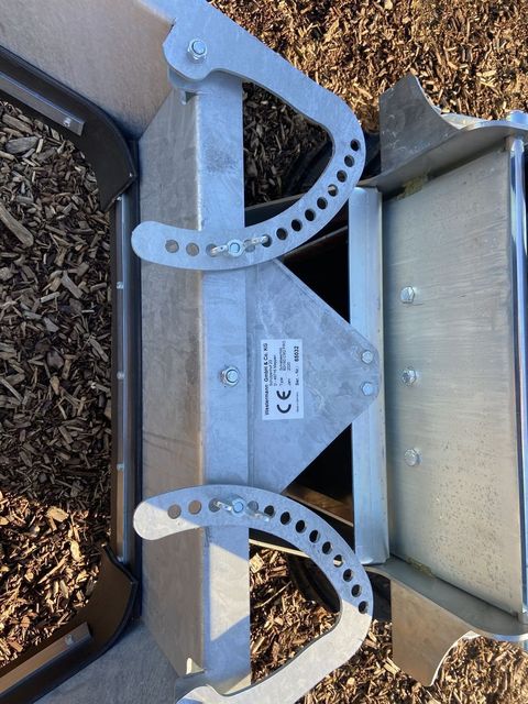 [3379-3872605-3.jpg]