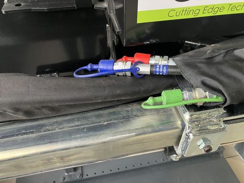 [3379-3881421-2.jpg]