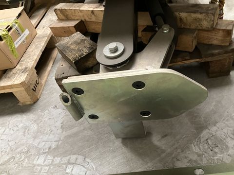 [3379-3881424-1.jpg]