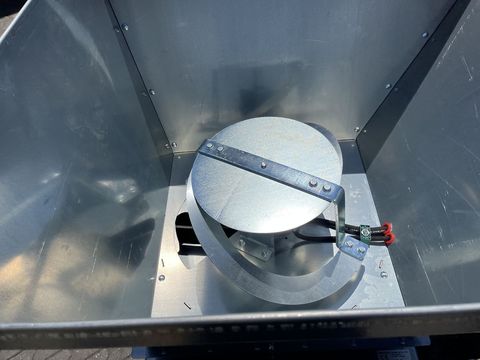 [3379-3912207-25.jpg]