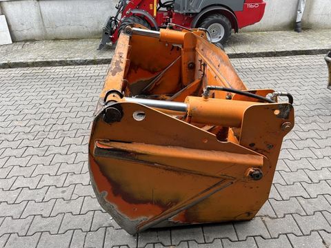 [3379-3921263-13.jpg]