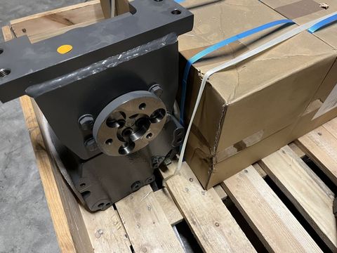 [3379-3964033-2.jpg]