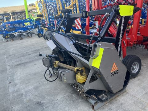 [3379-4077763-1.jpg]