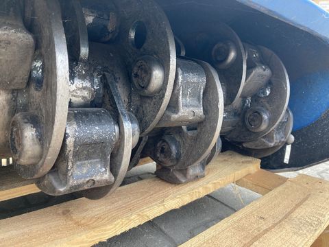 [3379-4336796-4.jpg]