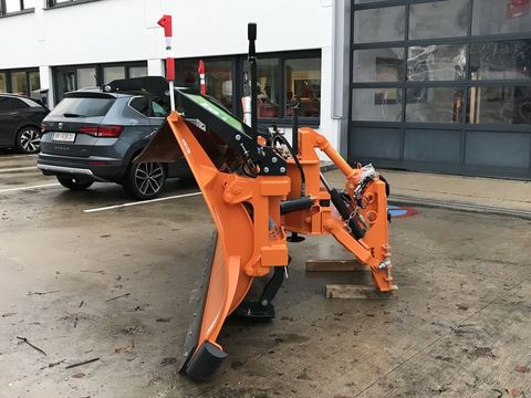 [3379-4580266-2.jpg]