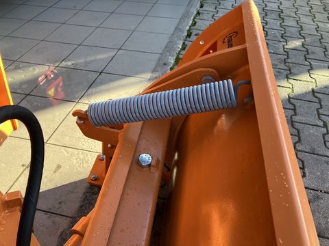 [3379-4826738-3.jpg]