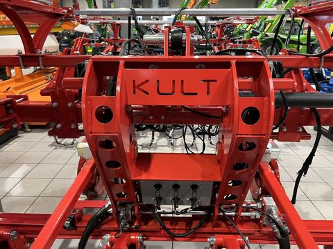 [3379-4901877-4.jpg]