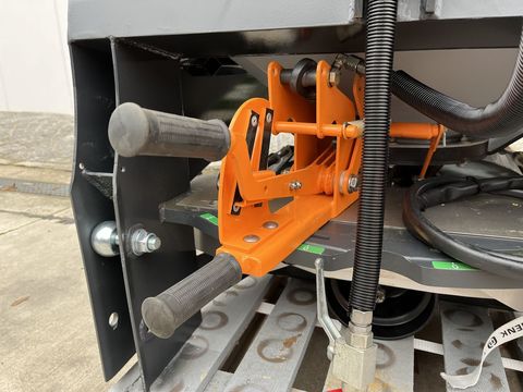 [3379-4924945-6.jpg]