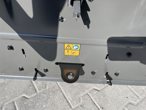 [3379-5500782-20.jpg]