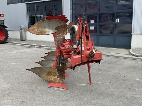 [3379-5942330-2.jpg]