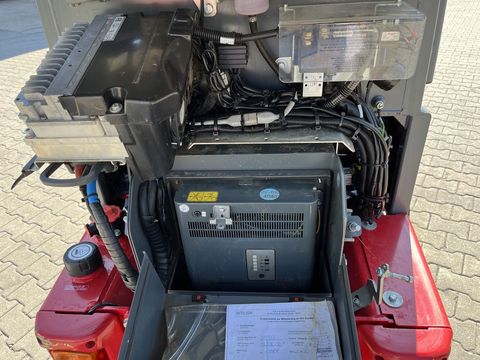 [3379-6075677-14.jpg]