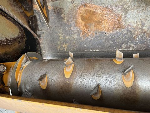 [3379-6223066-8.jpg]