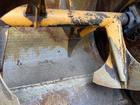 [3379-6223066-9.jpg]