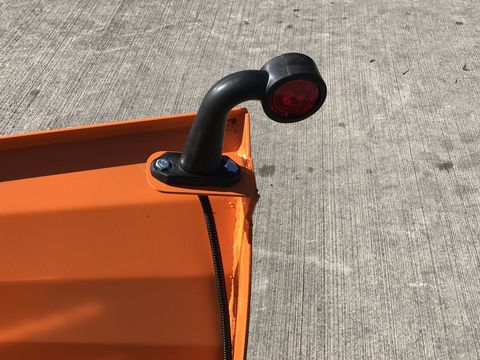 [3379-6255719-5.jpg]