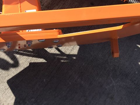 [3379-6255719-6.jpg]