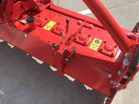 [3379-6256112-9.jpg]