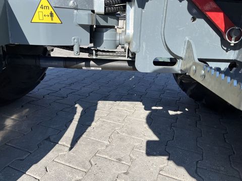 [3379-6261932-15.jpg]