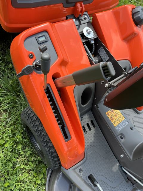 [3379-6293500-9.jpg]