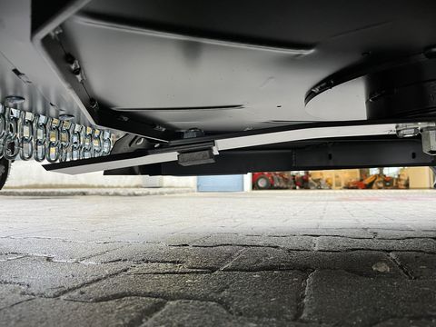 [3379-6310489-5.jpg]