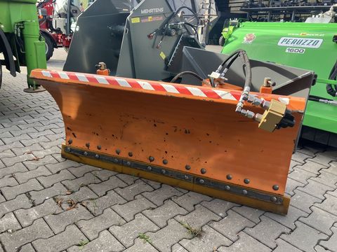 [3379-6389860-1.jpg]