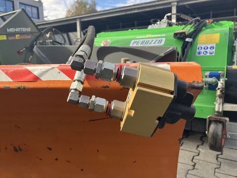 [3379-6389860-2.jpg]