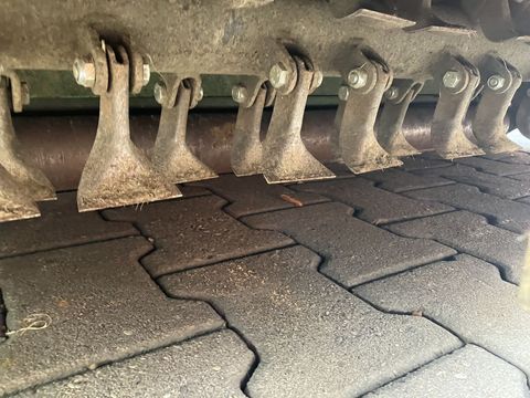 [3379-6389862-6.jpg]