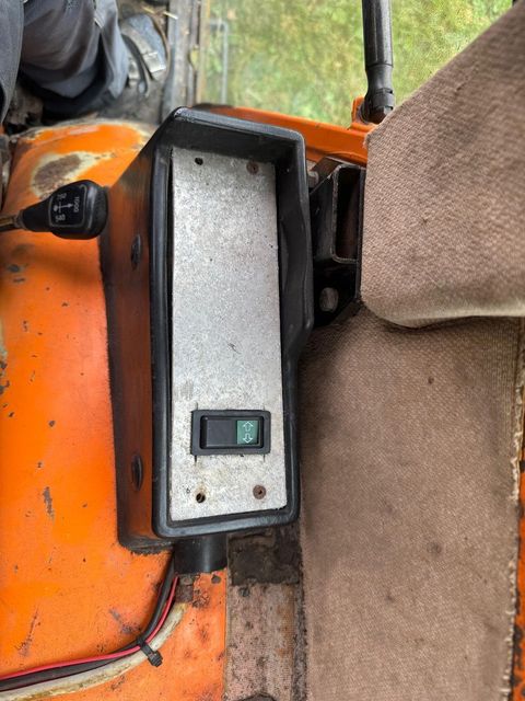 [3379-6478300-2.jpg]