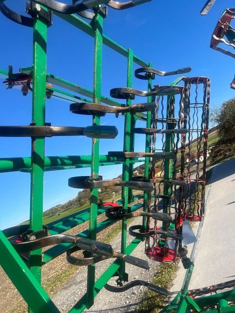 [3379-6478301-1.jpg]