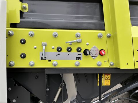 [3379-6495726-16.jpg]