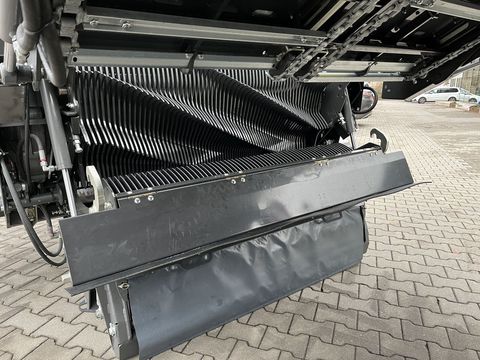 [3379-6495726-17.jpg]