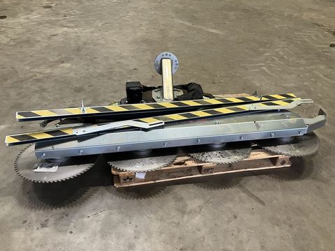 [3379-6519059-2.jpg]