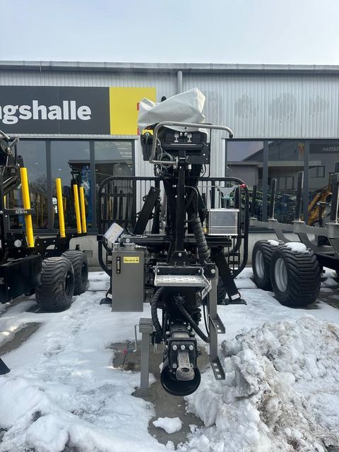 [3379-6534989-3.jpg]