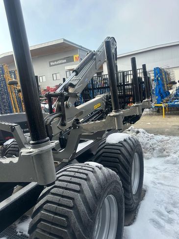 [3379-6535059-0_1.jpg]