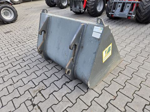 [3379-6538368-4.jpg]