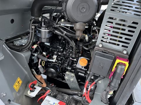 [3379-6614735-11.jpg]